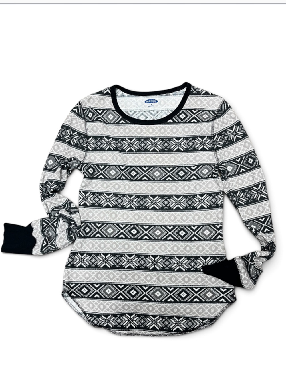 Old Navy women’s size medium fall Black and White Geometric Long Sleeve Tee